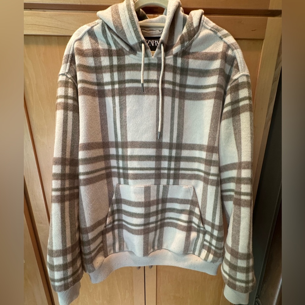 ZARA Men’s Plaid Hoodie with Front Pocket sz L